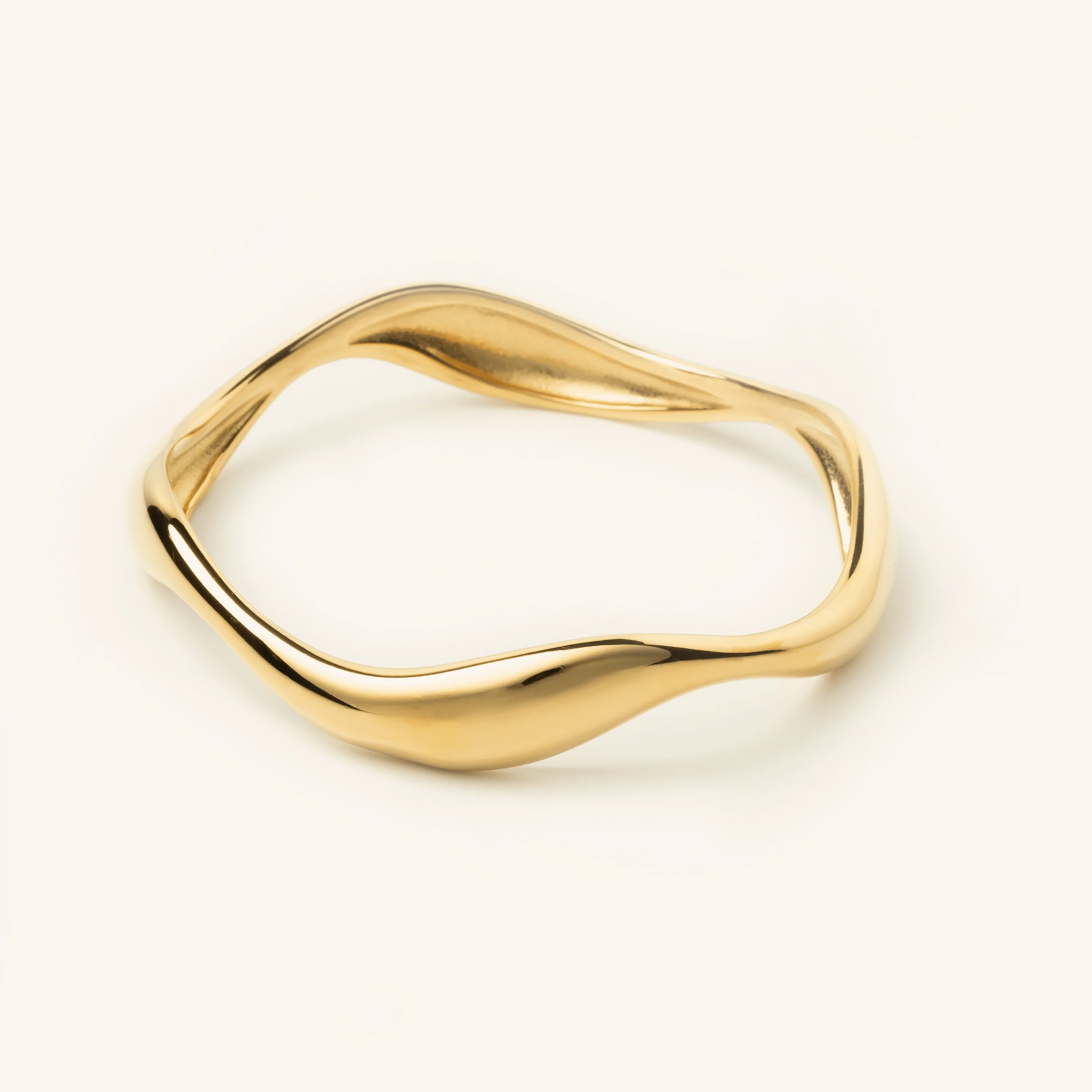 1276-wave-bangle-1.webp Wave Bangle