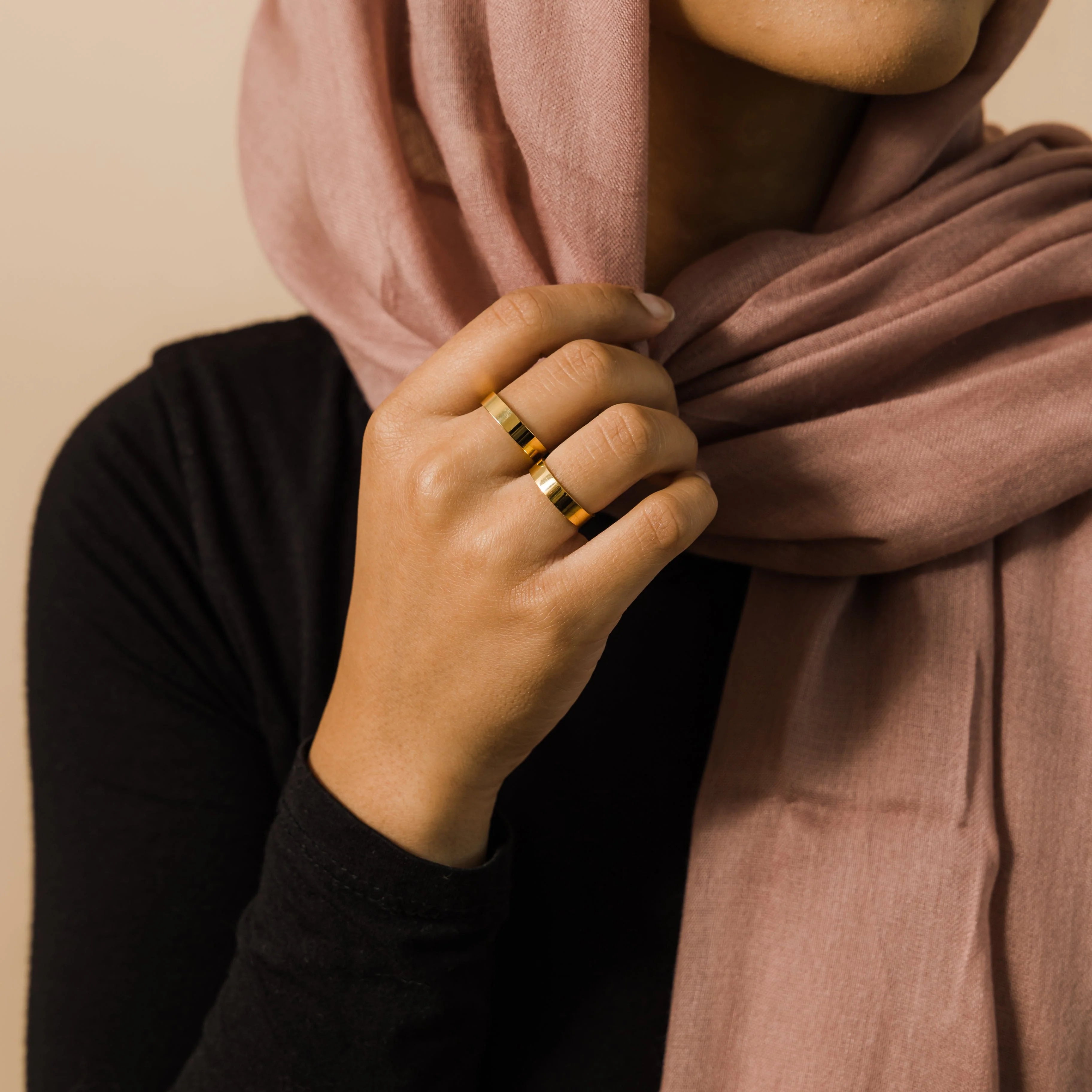 243-essential-ring-standard-4.webp Essential Ring | Standard