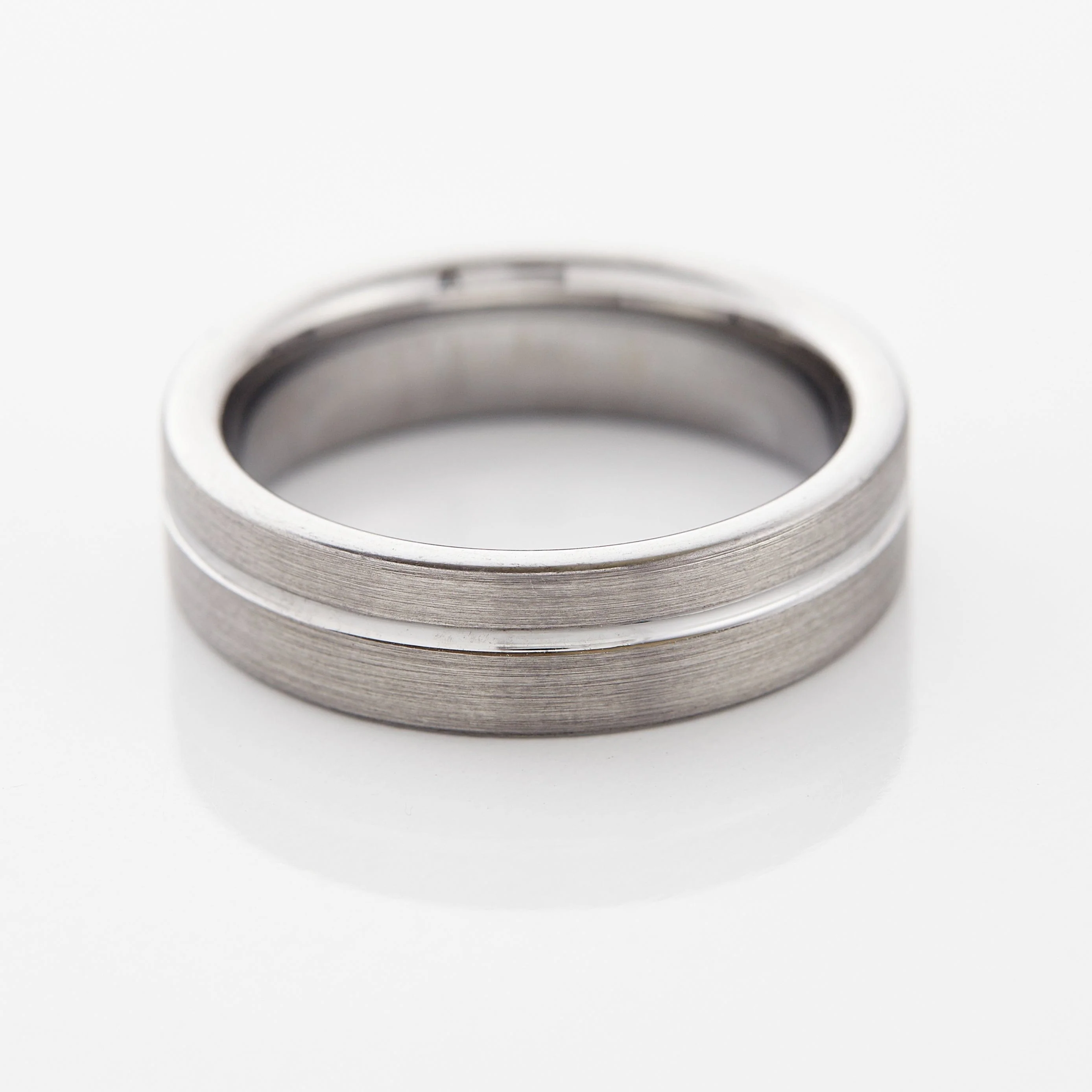 2454-orbit-band-tungsten-1.webp Orbit Band | Tungsten