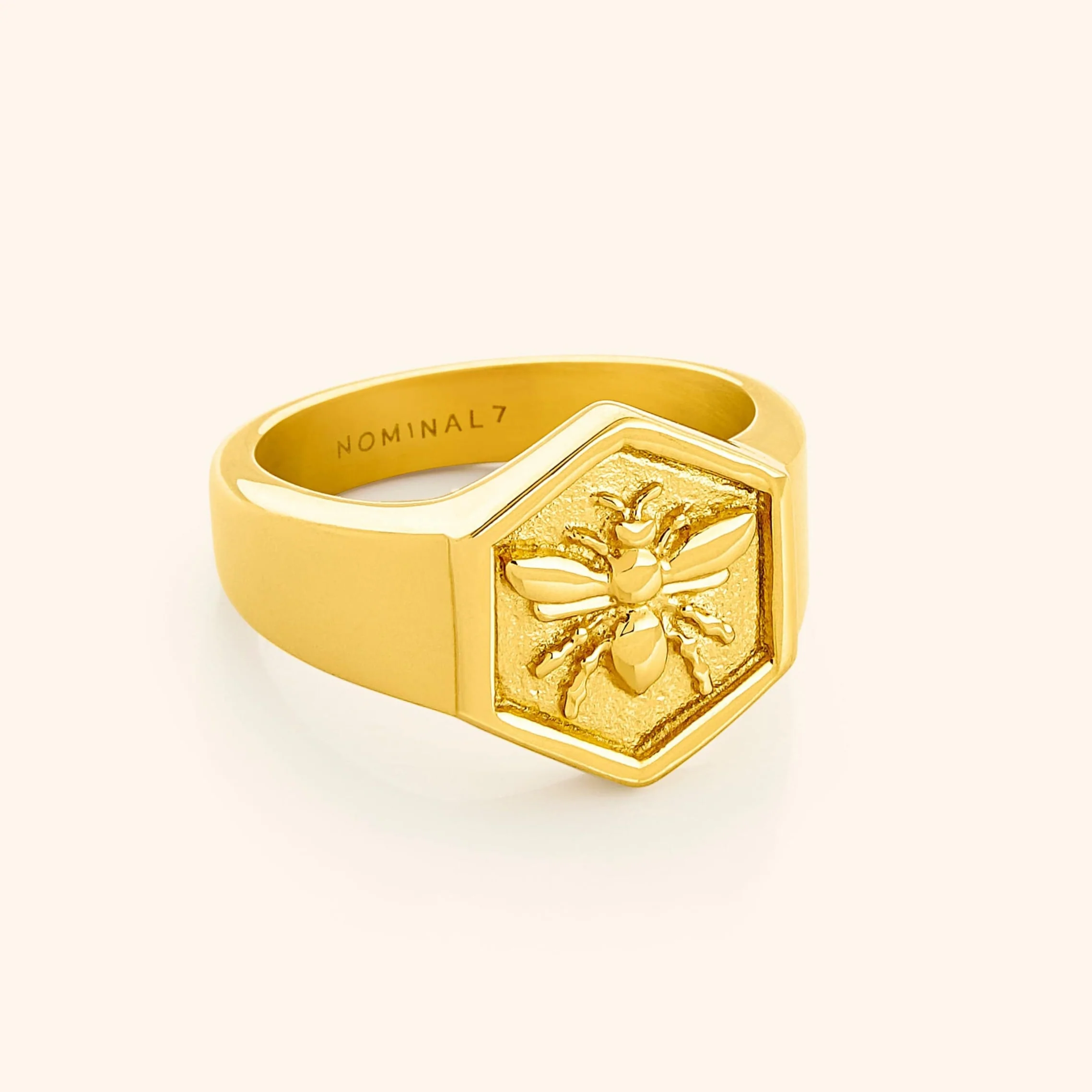 3205-nahla-ring-1.webp Nahla Ring