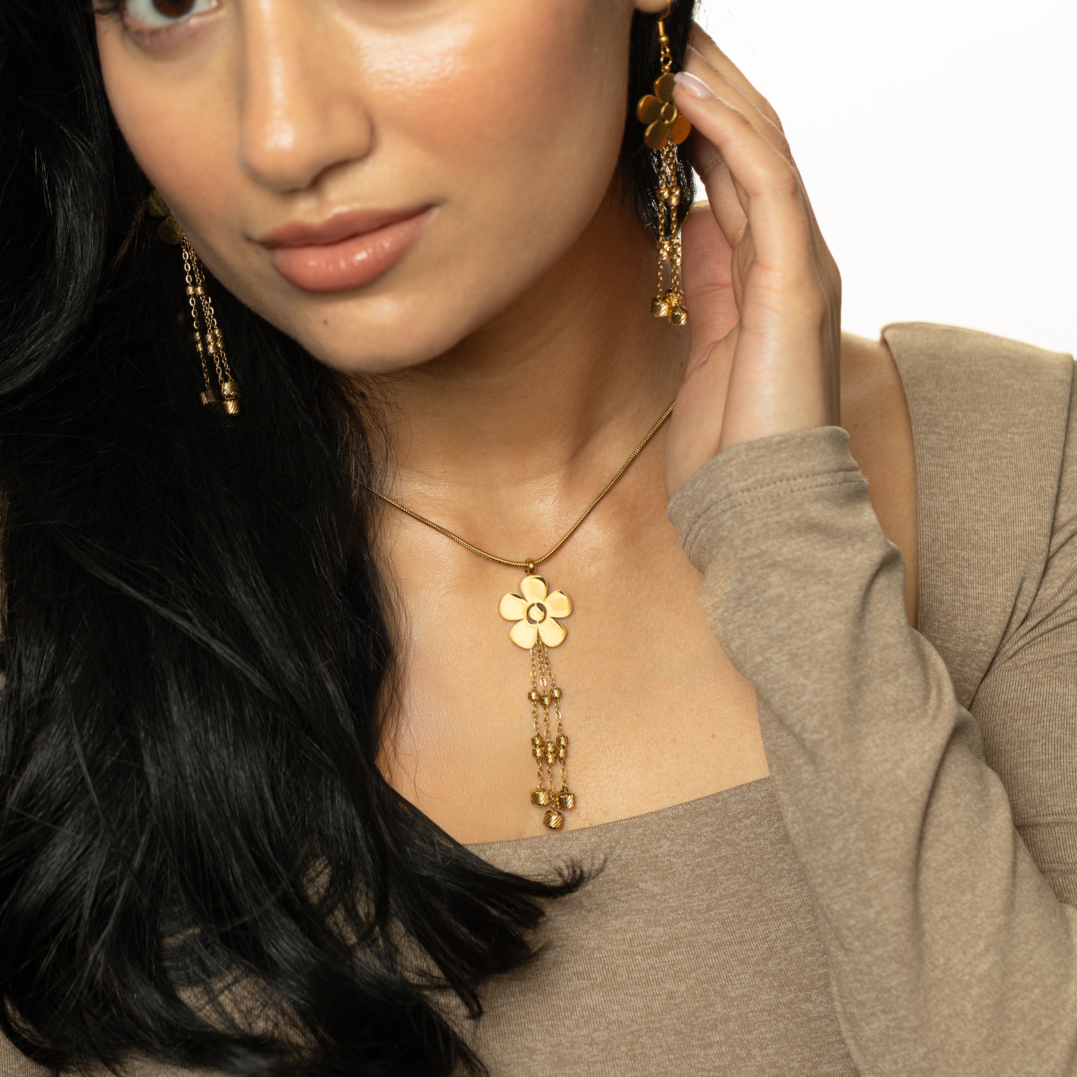 Raining Flower Necklace