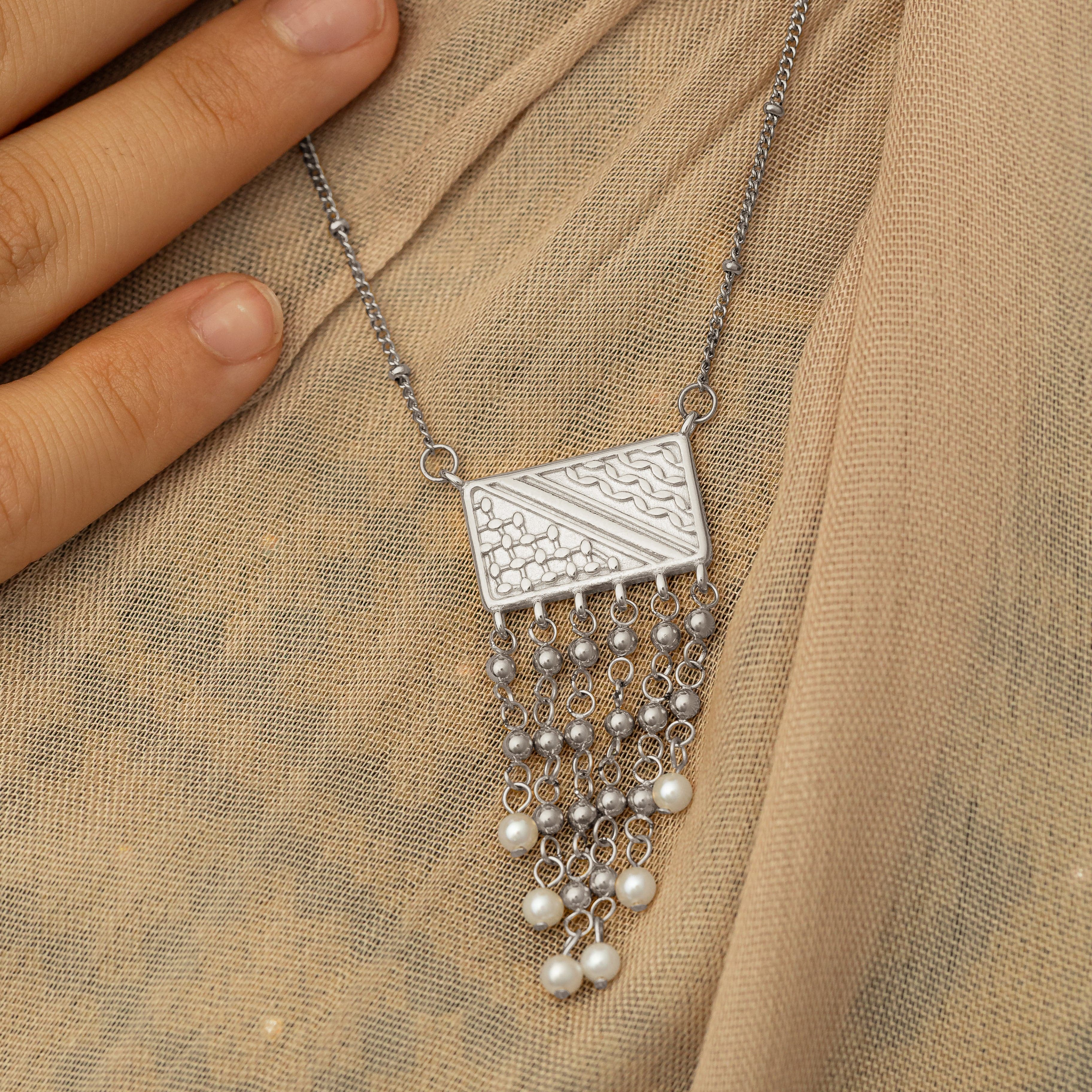Raining Keffiyeh Necklace