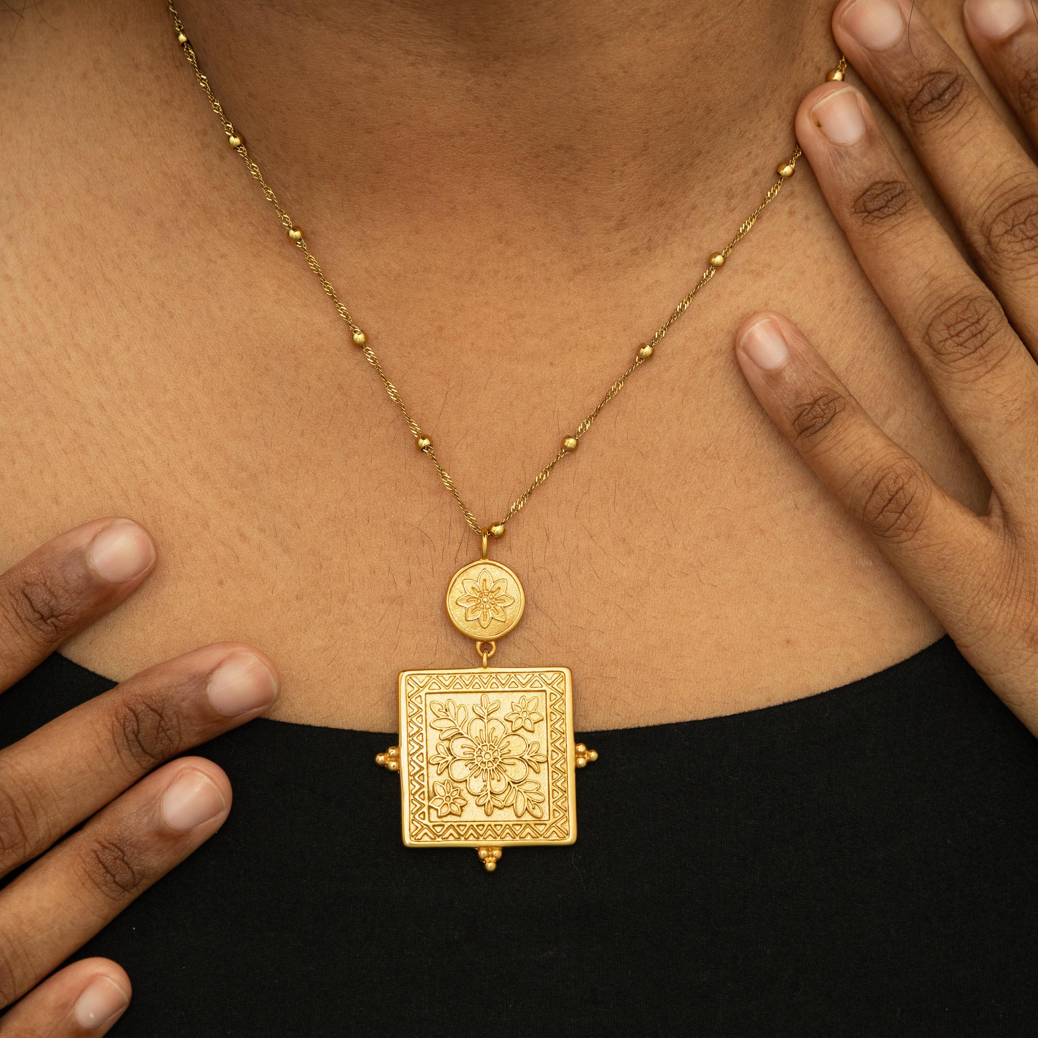 Mehndi Floral Necklace