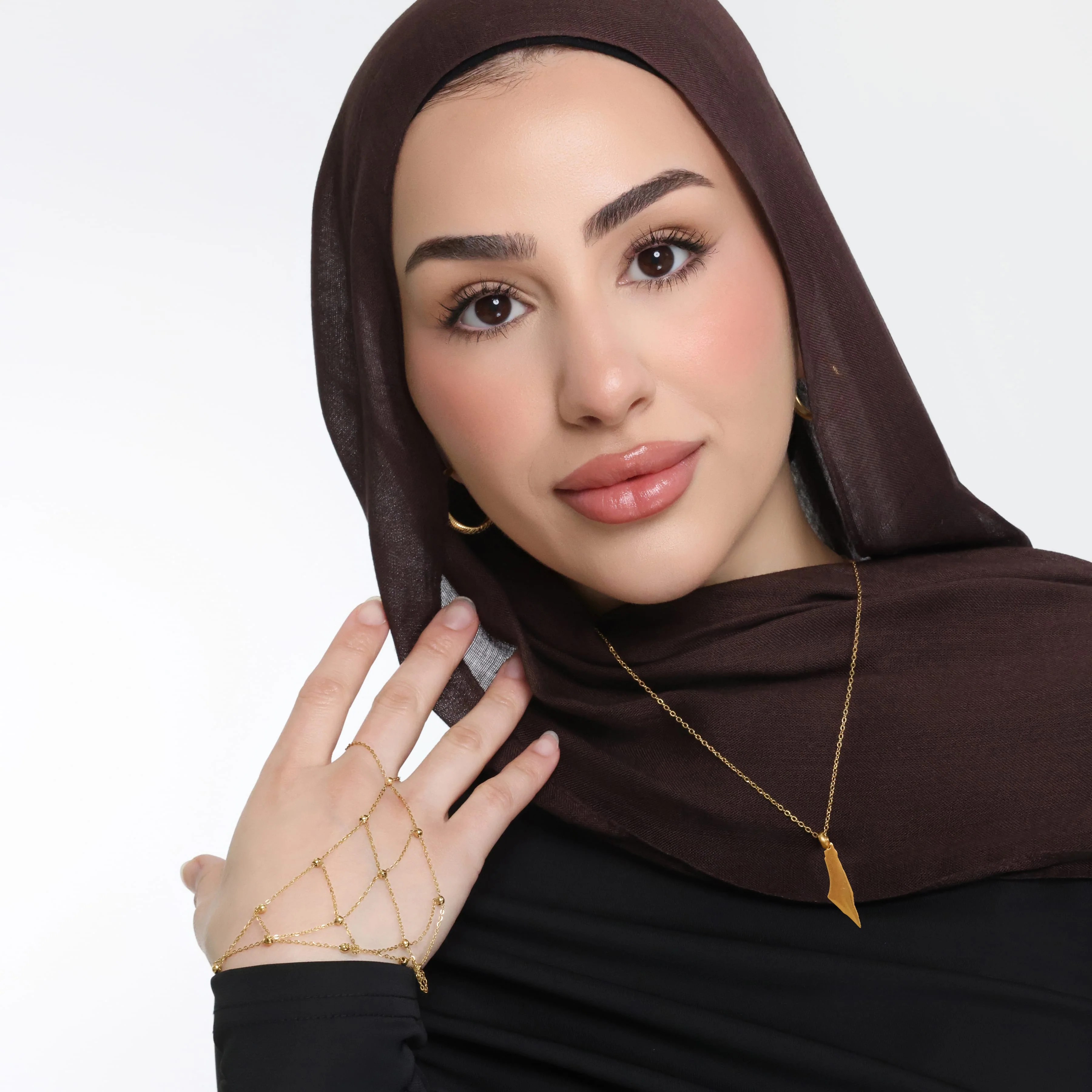 Keffiyeh Fishnet Hand Chain
